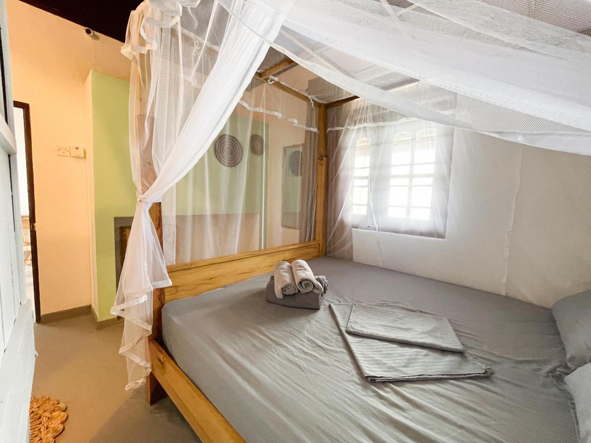 Polhena Just Another Guesthouse מראה חיצוני תמונה