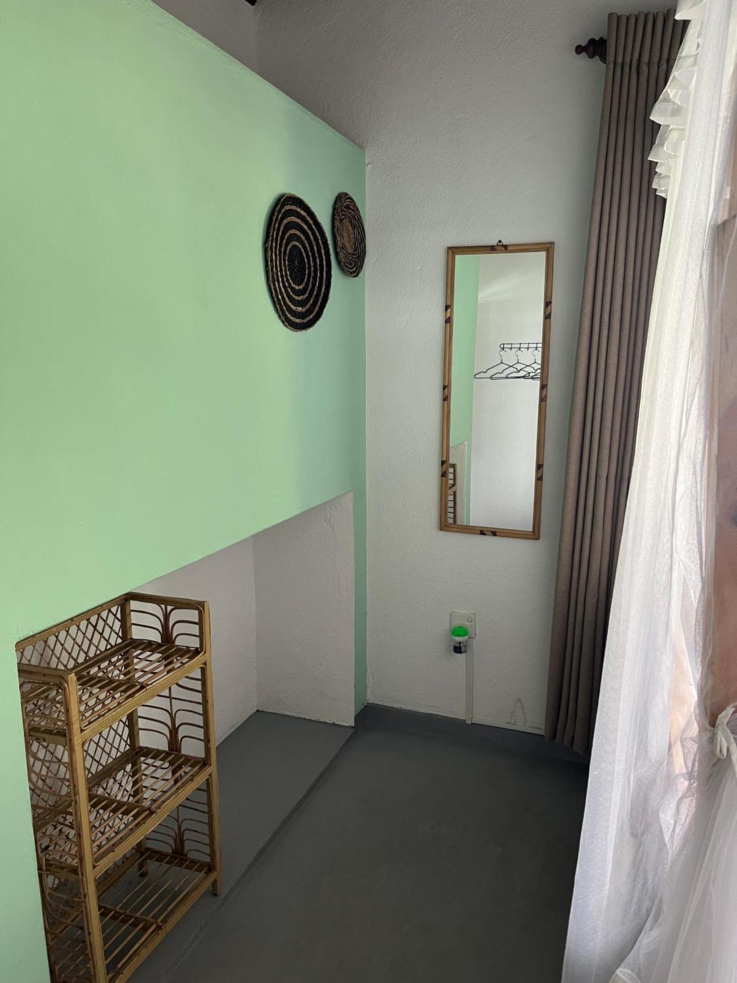 Polhena Just Another Guesthouse מראה חיצוני תמונה